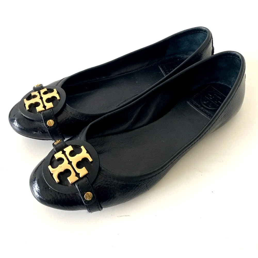TORY BURCH Aaden Ballet Flat Black Patent Leather Gold Logo Slip On Round Toe 8